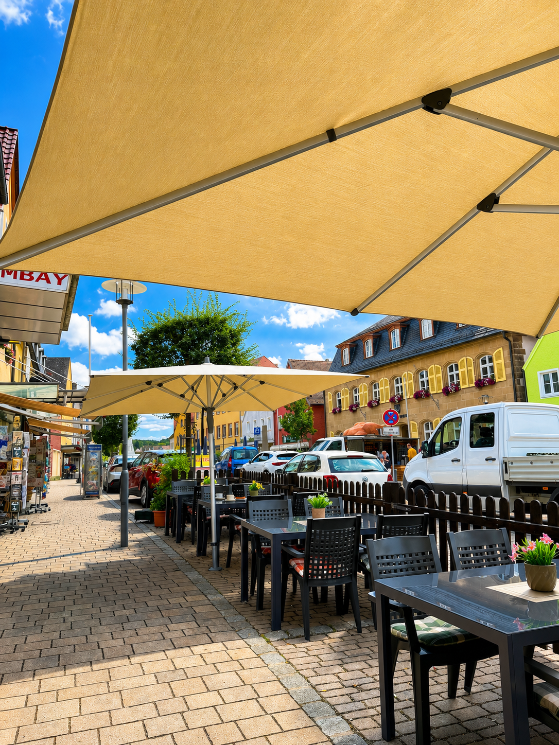 Terrasse des Bombay Palace mit Blick auf die historische Pegnitzer Altstadt