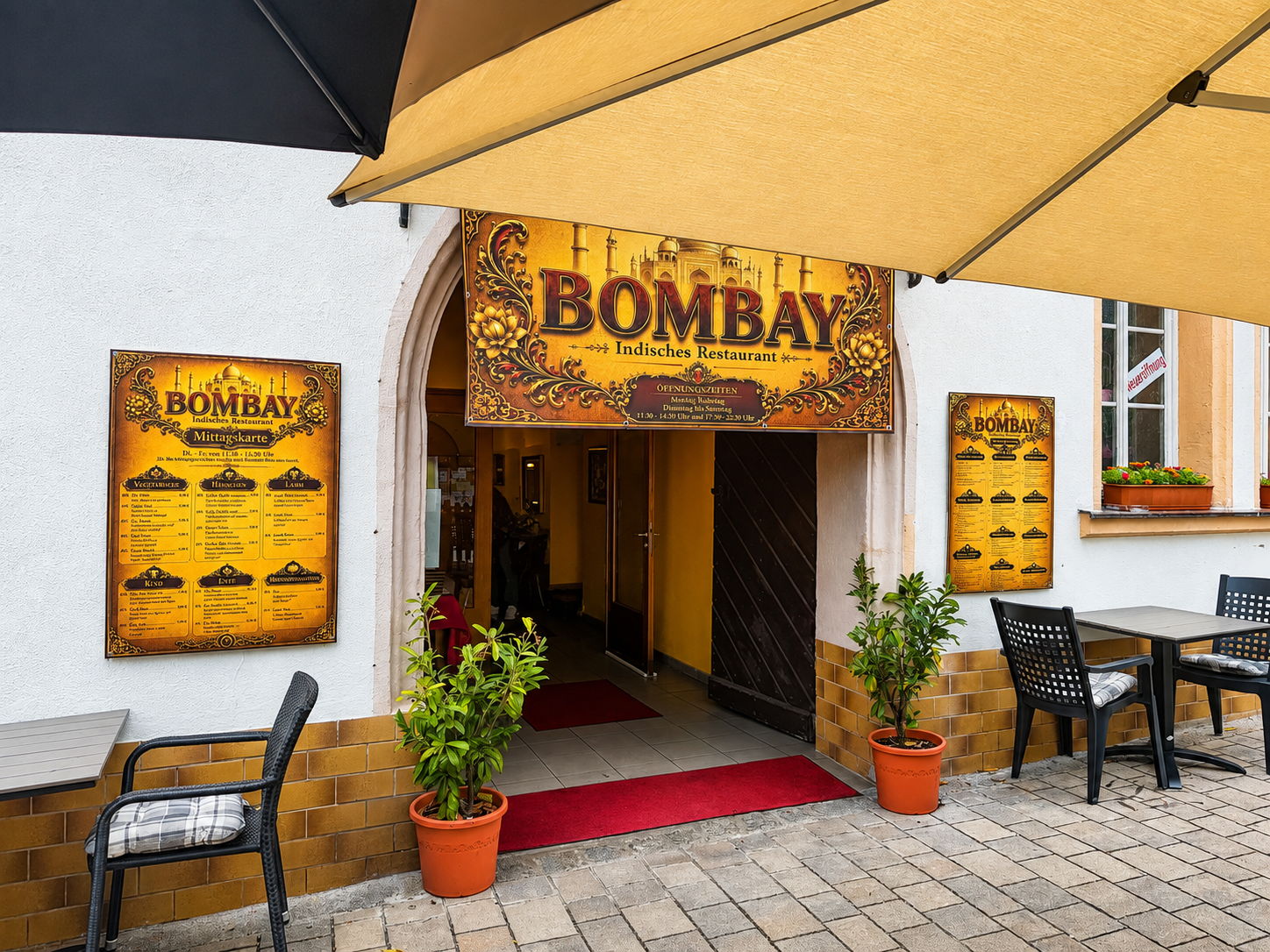 Terrasse und Eingang des Restaurants Bombay in Pegnitz